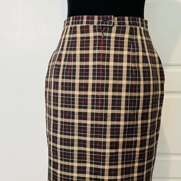 Plaid skirt size 2 - Picture 4 of 6
